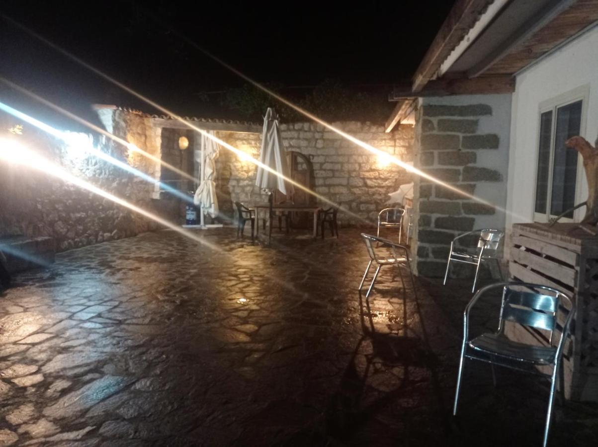 Villa Rosa In Surrau Арцахена Екстериор снимка