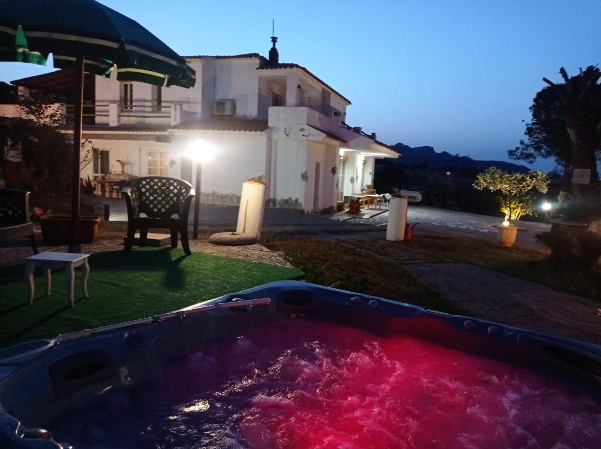 Villa Rosa In Surrau Арцахена Екстериор снимка