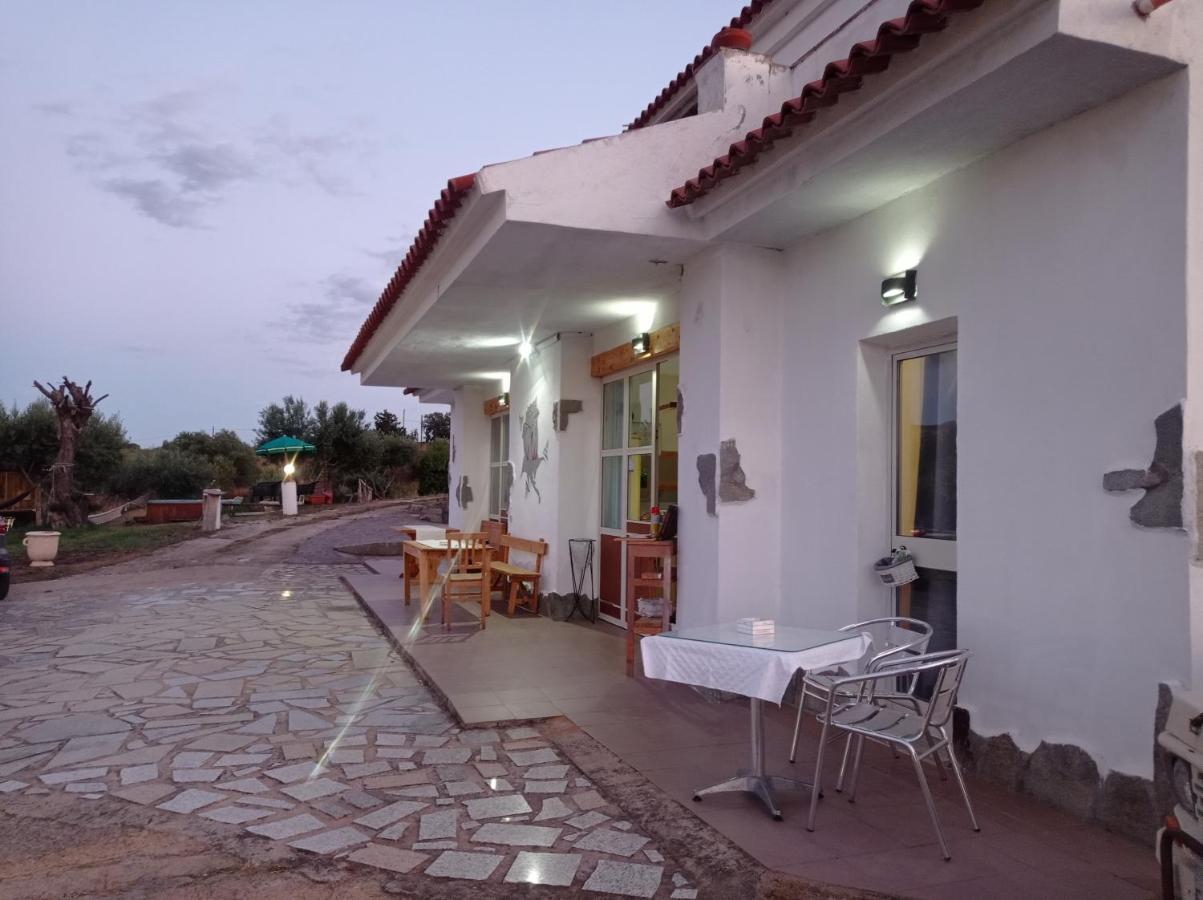 Villa Rosa In Surrau Арцахена Екстериор снимка